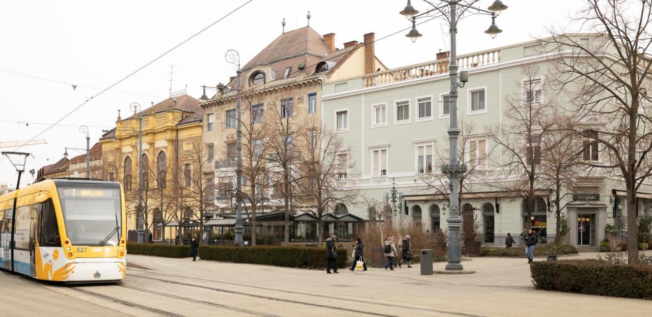 Square 2 Apartment Debrecen Luaran gambar