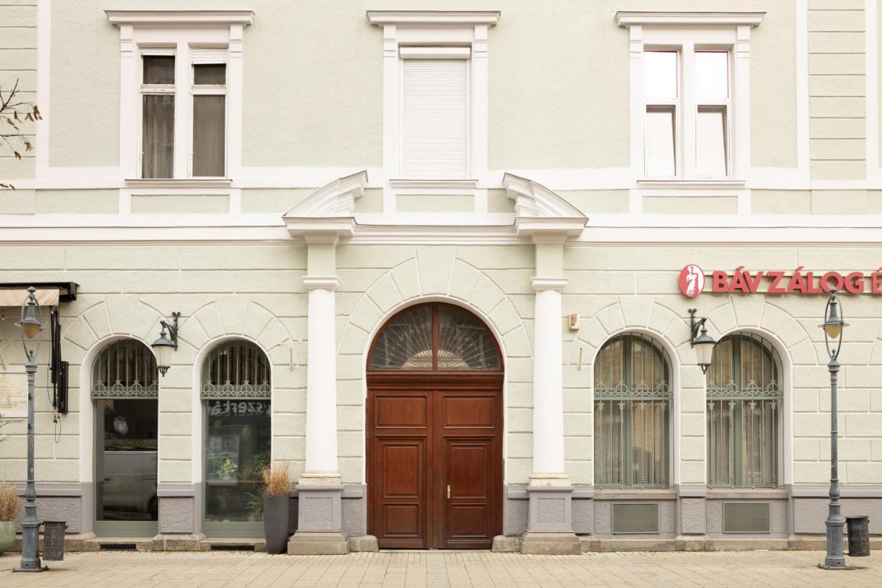 Square 2 Apartment Debrecen Luaran gambar